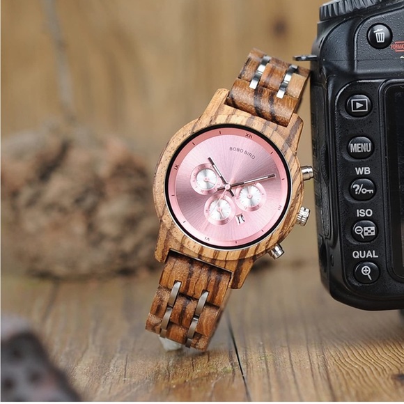 BRAND NEW WOMENS WOODEN WATCH NWT - Picture 4 of 5